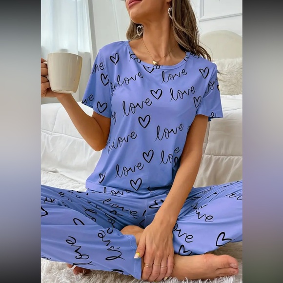 Women’s 2 Piece Pajama Top and Pant set - Picture 6 of 10